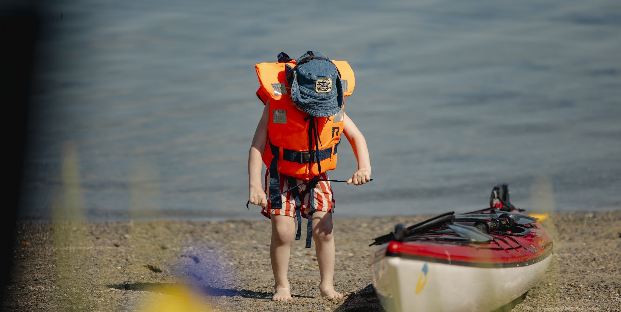 Solnedgang langs kysten i Norge